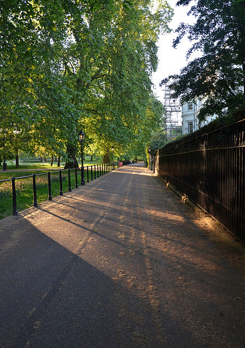Queen's walk, London